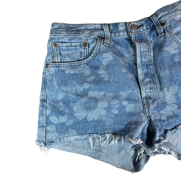 Rare! Levi’s Daisy Bleach Dyed Denim Cut Off Shorts - Picture 4 of 8